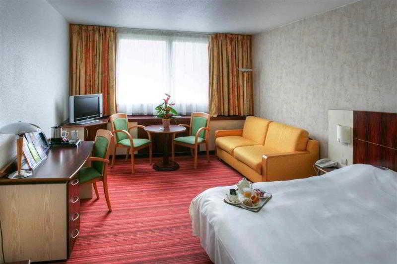 Mercure Besancon Parc Micaud - Hotel & Bar מראה חיצוני תמונה